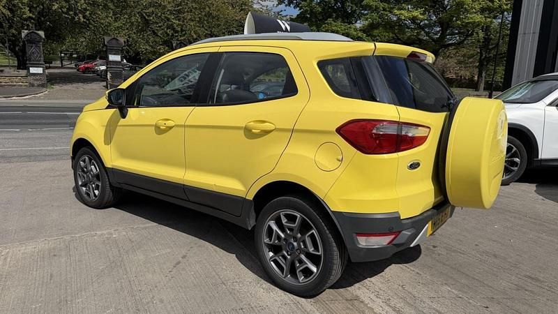 Usado Ford Ecosport Titanium 125 HP (91 kW) 2015 Amarelo SUV