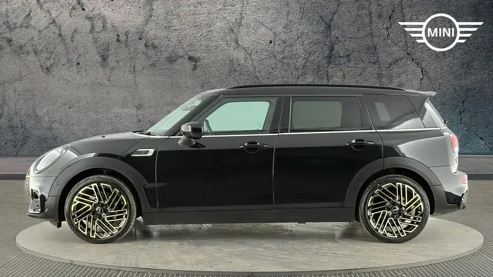 Used Mini Cooper S Clubman Untold Edition 176 HP (129 kW) 2023 Black Estate