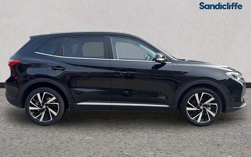 Used MG ZS Trophy 196 HP (144 kW) 2024 Metallic  black pearl SUV
