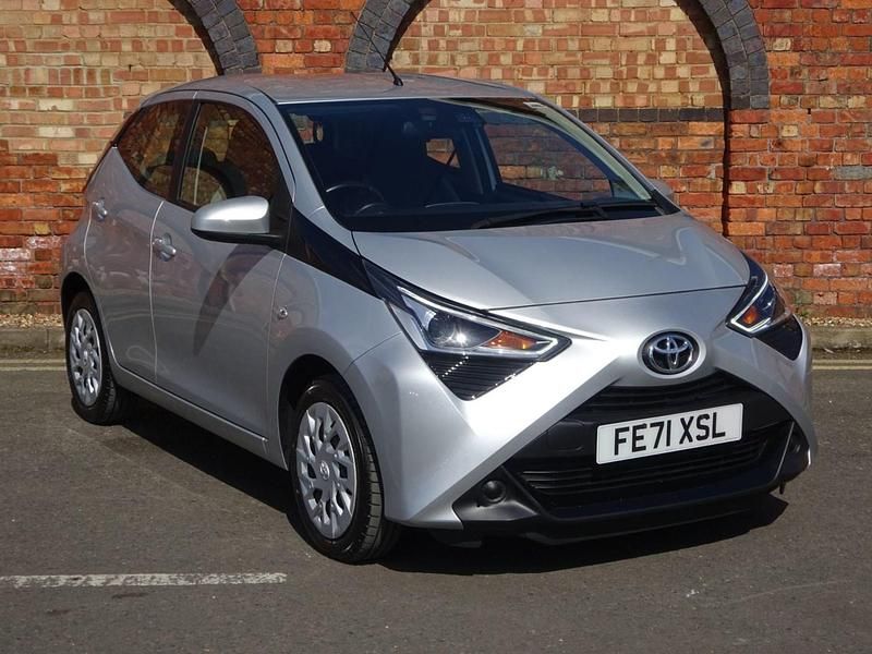 Silver Used 2022 Toyota Aygo X-play Hatchback | £11,495 (Fair price) - Image 1/4