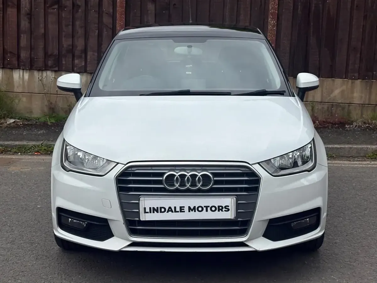 Usado Audi A1 Sportback Sport 125 CV (91 kW) 2015 Blanco Utilitario