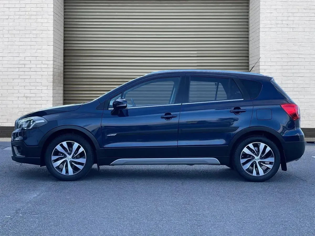 Used Suzuki SX4 SZ5 2018 Blue Hatchback