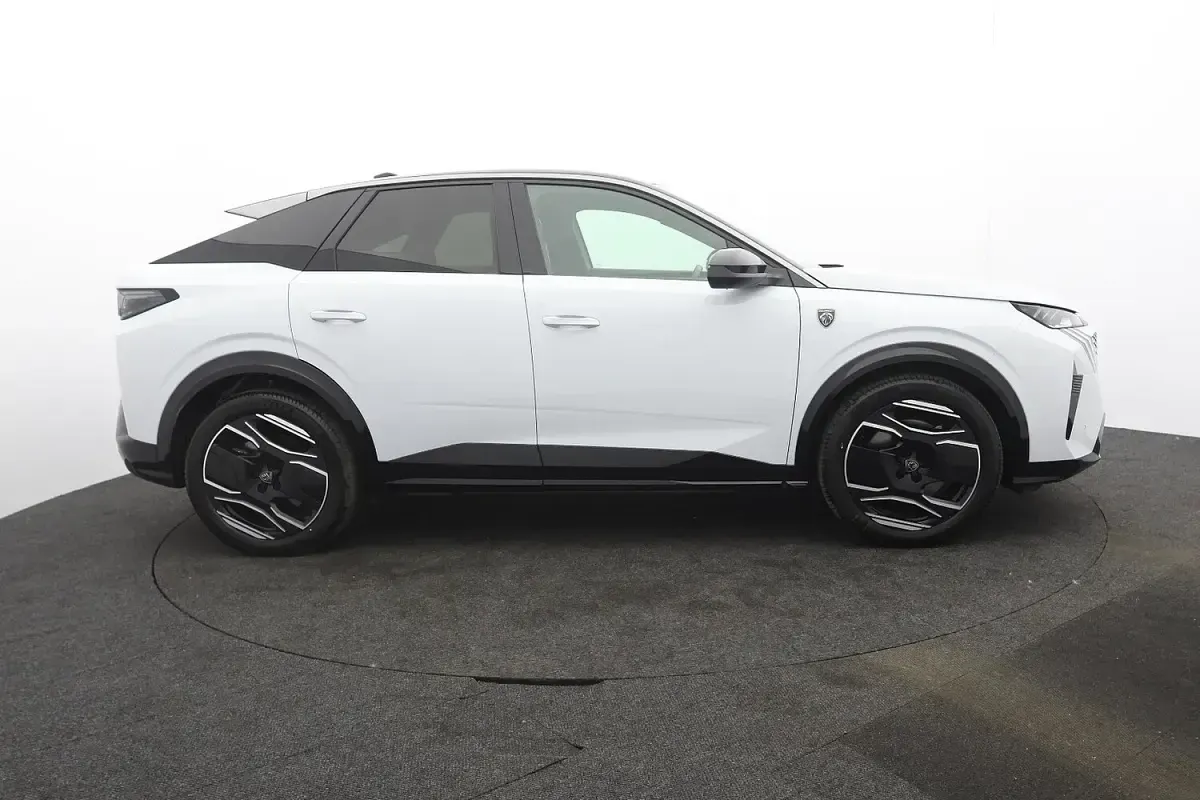 Used Peugeot e-3008 GTi 156 kW (213 HP) 2024 White SUV