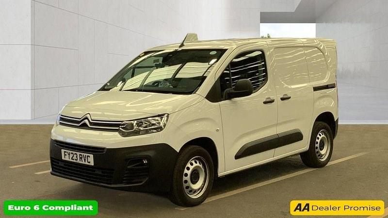 Used Citroën Berlingo PureTech 108 HP (79 kW) 2023 White MPV