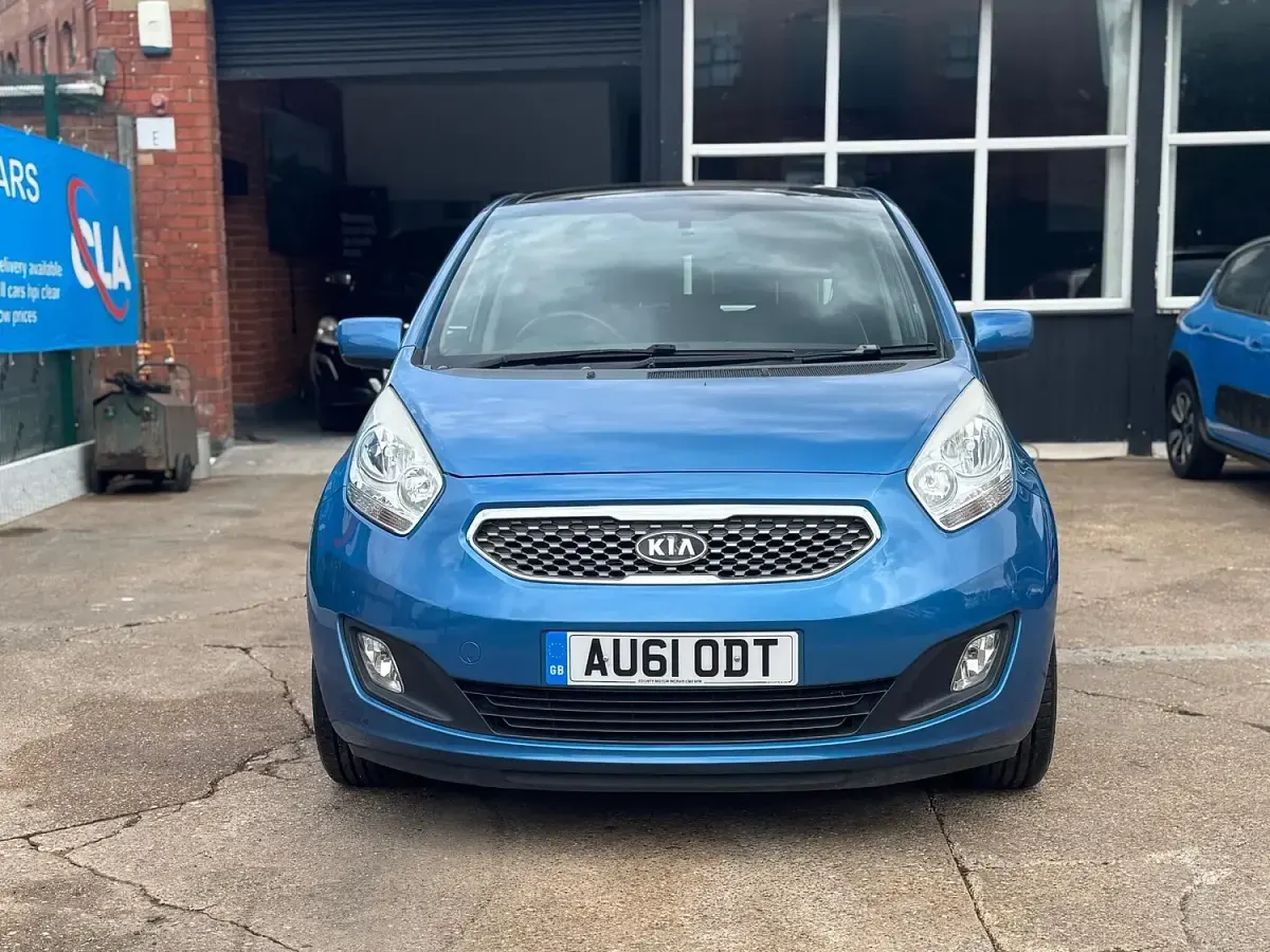 Used Kia Venga 125 HP (91 kW) 2011 Blue Hatchback