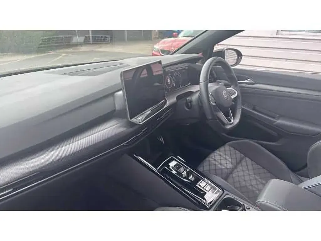 Used VW Golf VIII 150 HP (110 kW) 2025