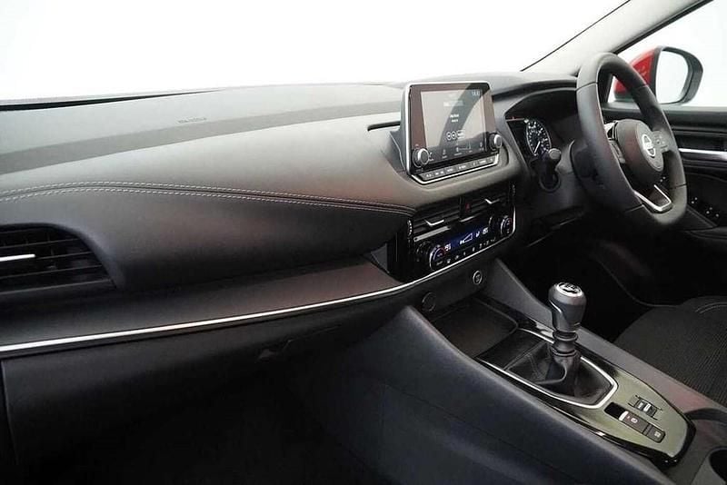 Used Nissan Qashqai Acenta Premium 138 HP (101 kW) 2023 Red SUV