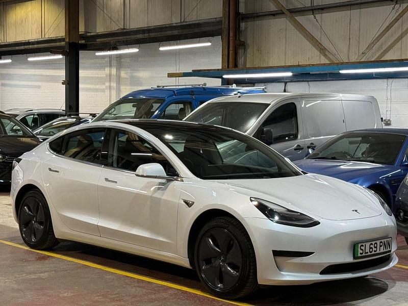 White Used 2019 Tesla Model 3 Standard Range Plus Sedan | £12,995 (Fair price) - Image 1/4