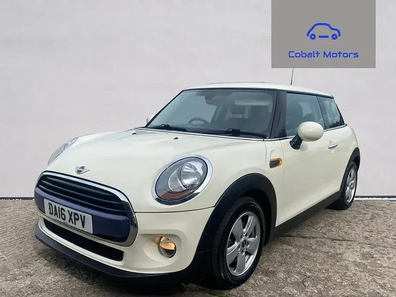 Used Mini Cooper Hatch 136 HP (100 kW) 2016 White Hatchback