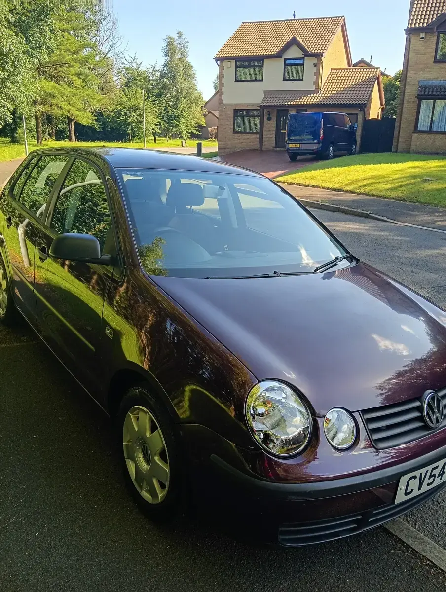 Used VW Polo 64 HP (47 kW) 2004 Red Hatchback