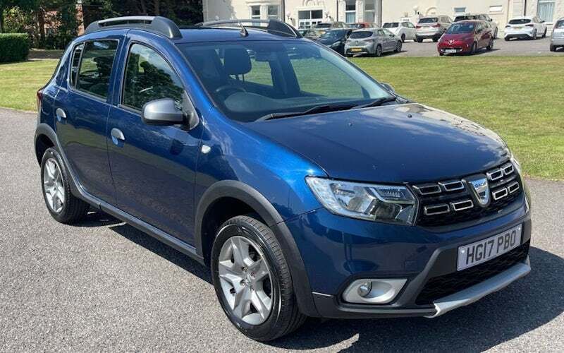Blue Used 2017 Dacia Sandero Lauréate Hatchback | £5,495 (Fair price) - Image 1/4