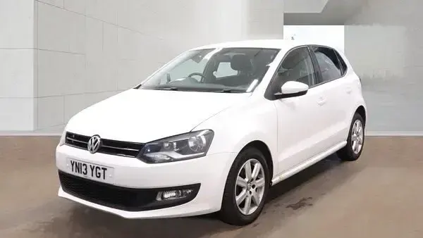 Usado VW Polo Match 70 HP (51 kW) 2013 Branco Citadino