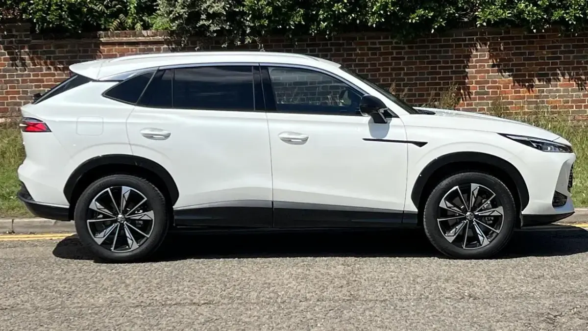 Used MG HS Trophy 221 HP (162 kW) 2025 White SUV