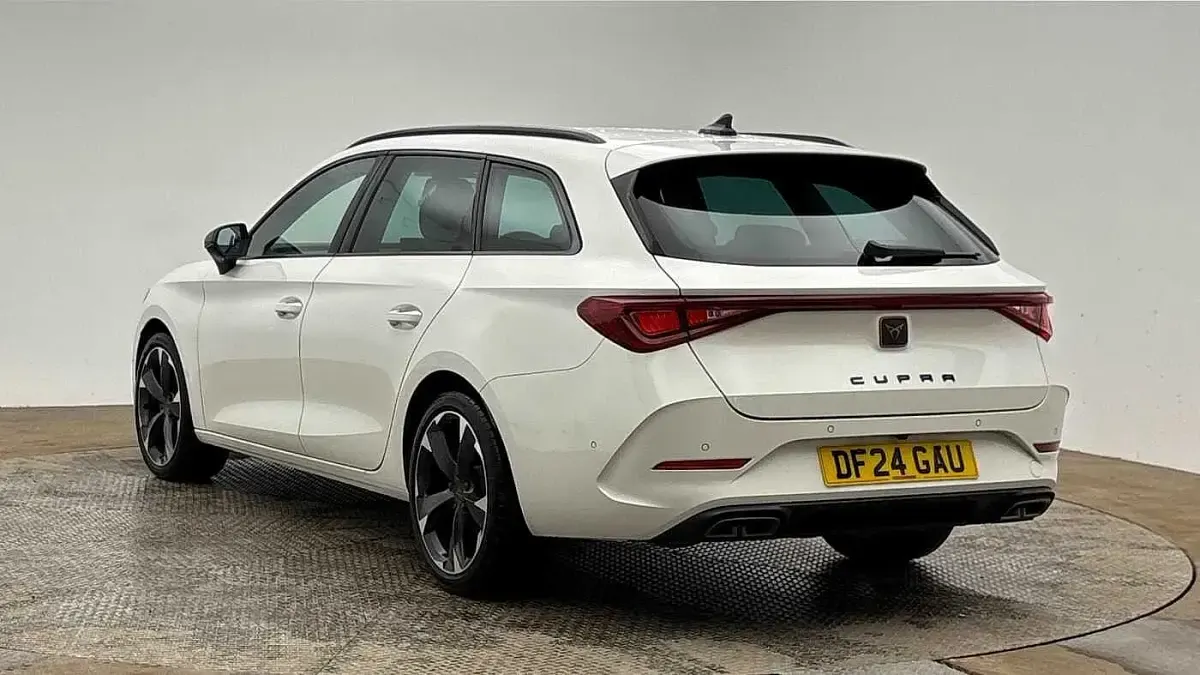Used Cupra Leon 150 HP (110 kW) 2024 White Estate
