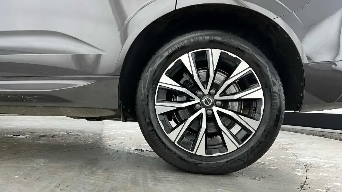 Used Volvo XC60 Plus 194 HP (142 kW) 2023 Grey SUV