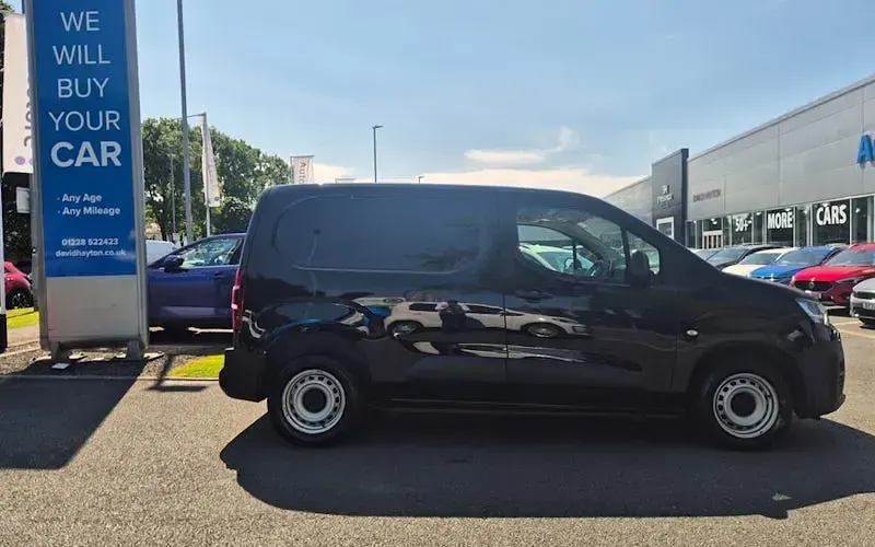 Used Citroën Berlingo 102 HP (75 kW) 2023 MPV