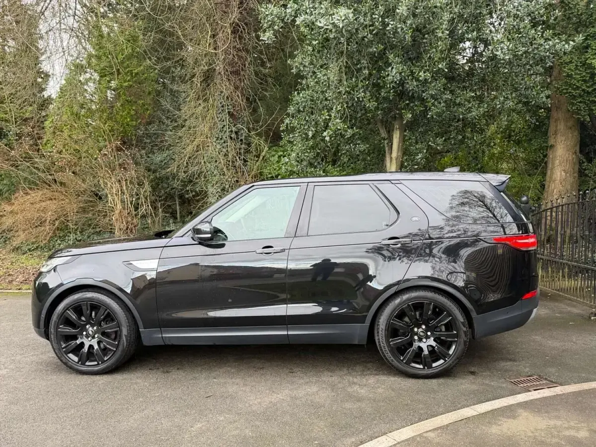 Used Land Rover Discovery HSE Luxury 240 HP (176 kW) 2017 Black SUV