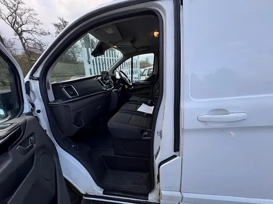 Używany Ford Transit Custom Limited 130 KM (95 kW) 2021 Biały Van