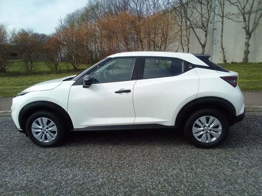 Usado Nissan Juke Visia 114 HP (83 kW) 2023 Branco SUV