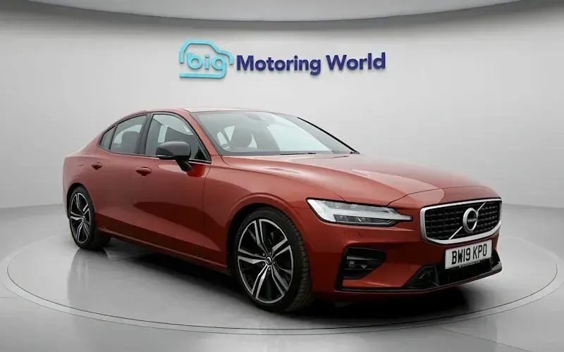 Used Volvo S60 R-Design 250 HP (183 kW) 2019 Red Sedan