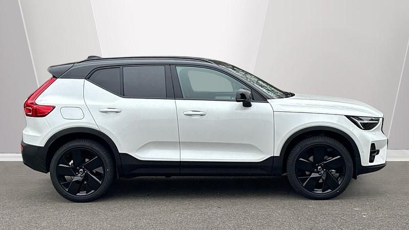 New Volvo XC40 Ultra 2026 White SUV
