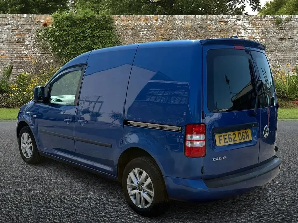 Used VW Caddy Highline 102 HP (75 kW) 2012 Blue MPV