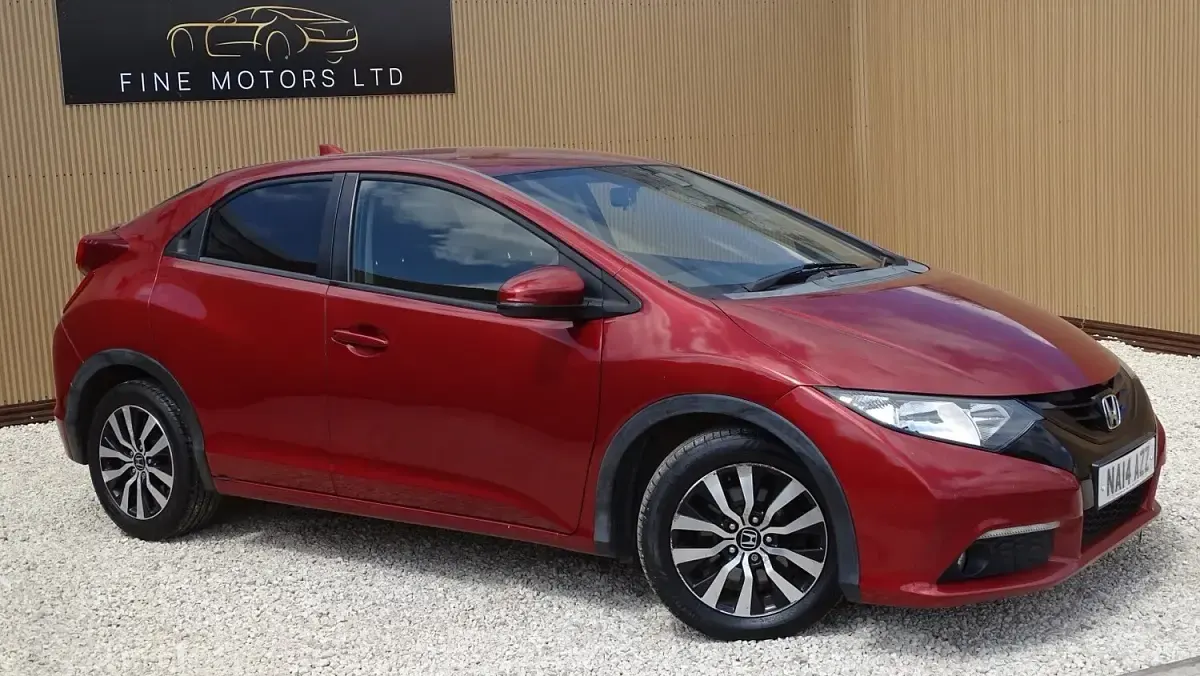 Used Honda Civic SE Plus 120 HP (88 kW) 2014 Red Hatchback