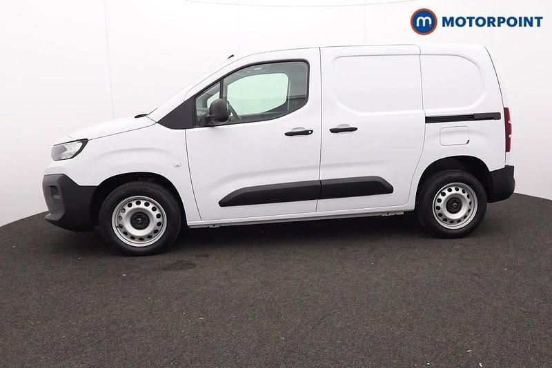 New Citroën Berlingo 100 HP (73 kW) 2026 White MPV