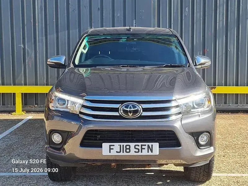 Used Toyota HiLux 150 HP (110 kW) 2018 Grey Pickup
