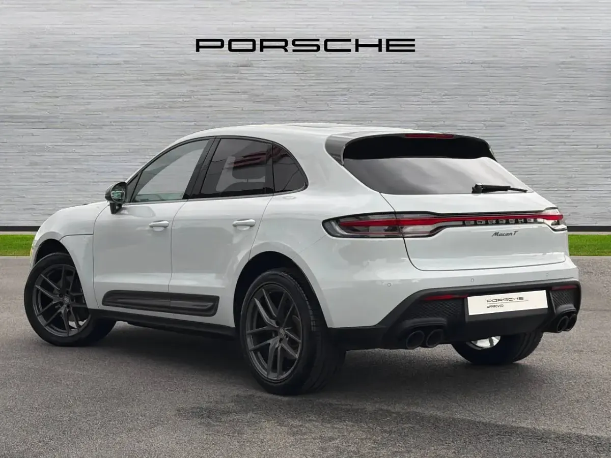 Used Porsche Macan T 261 HP (191 kW) 2024 Carrara white metallic SUV