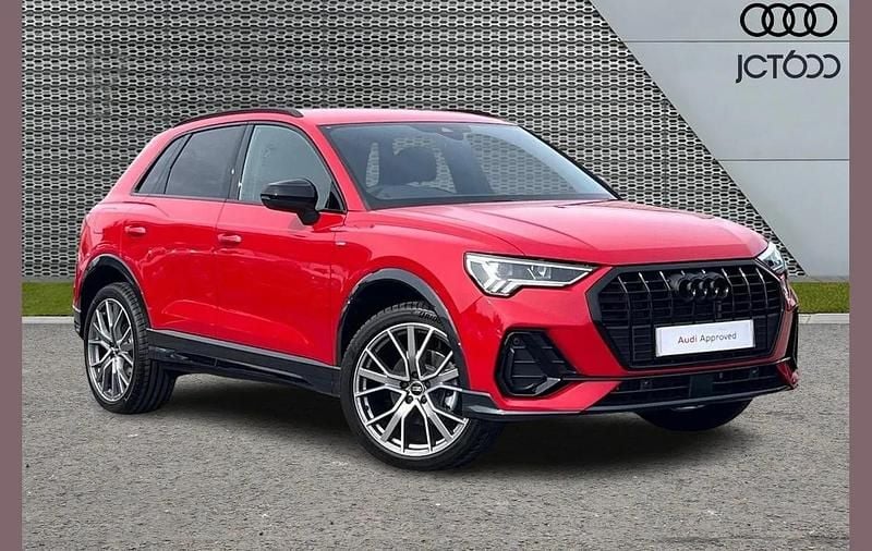 Used Audi Q3 Black Edition 148 HP (108 kW) 2025 Red SUV