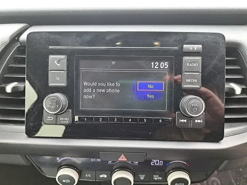 Begagnad Honda Jazz Hybrid 2023 Svart Halvkombi