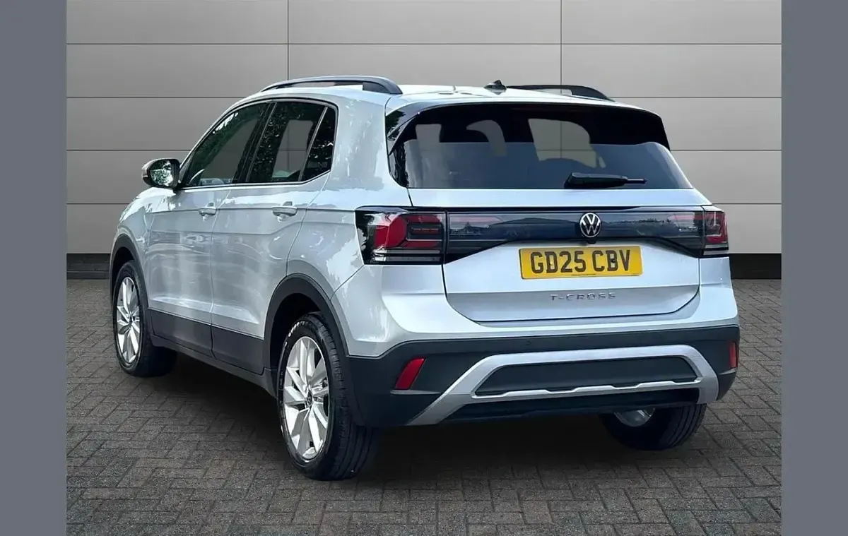 Usado VW T-Cross Match 115 HP (84 kW) 2025 Prateado SUV