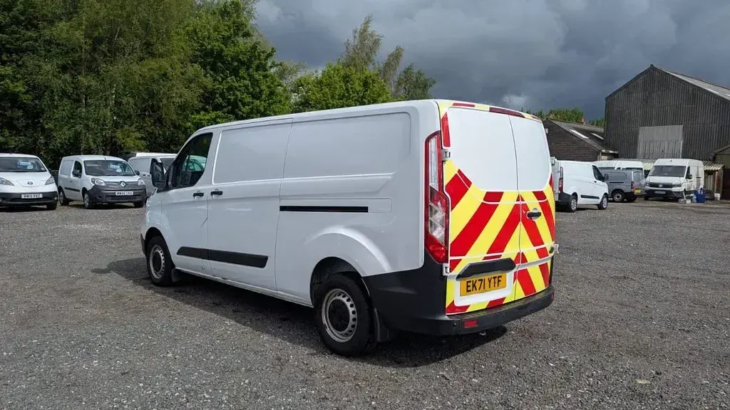 Used Ford Transit Custom Premium 105 HP (77 kW) 2021 White
