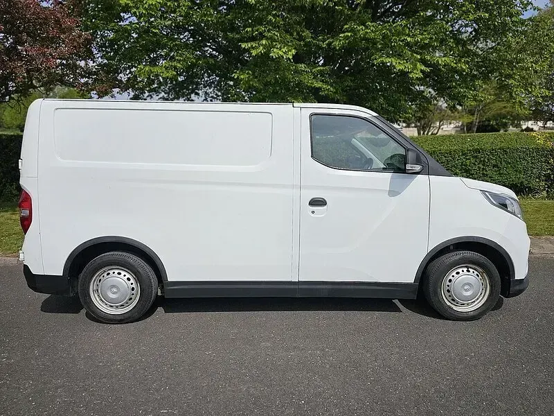 Used Maxus eDeliver 3 89 kW (122 HP) 2022 White Van