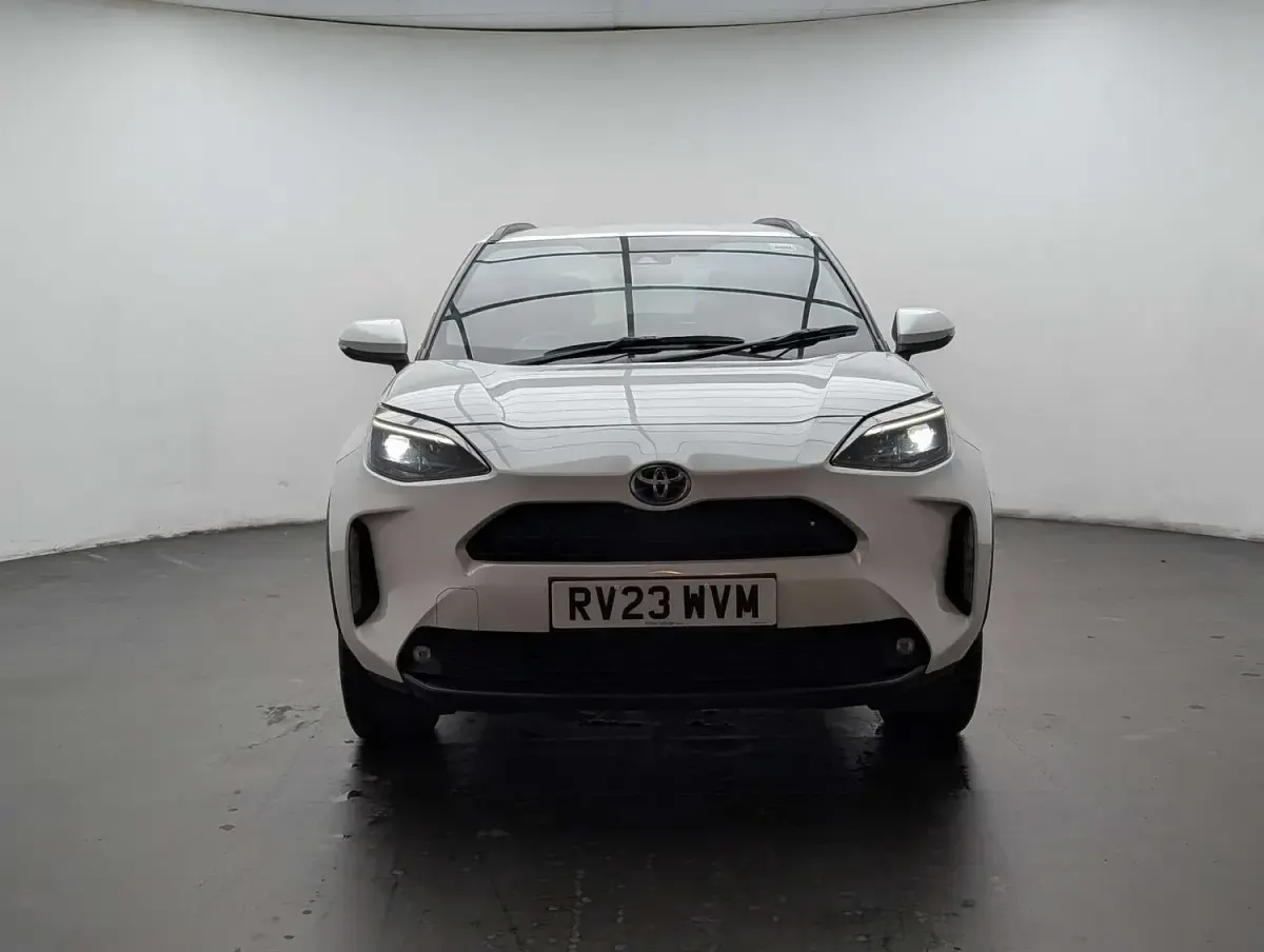 Used Toyota Yaris Cross Design 114 HP (83 kW) 2023 White SUV