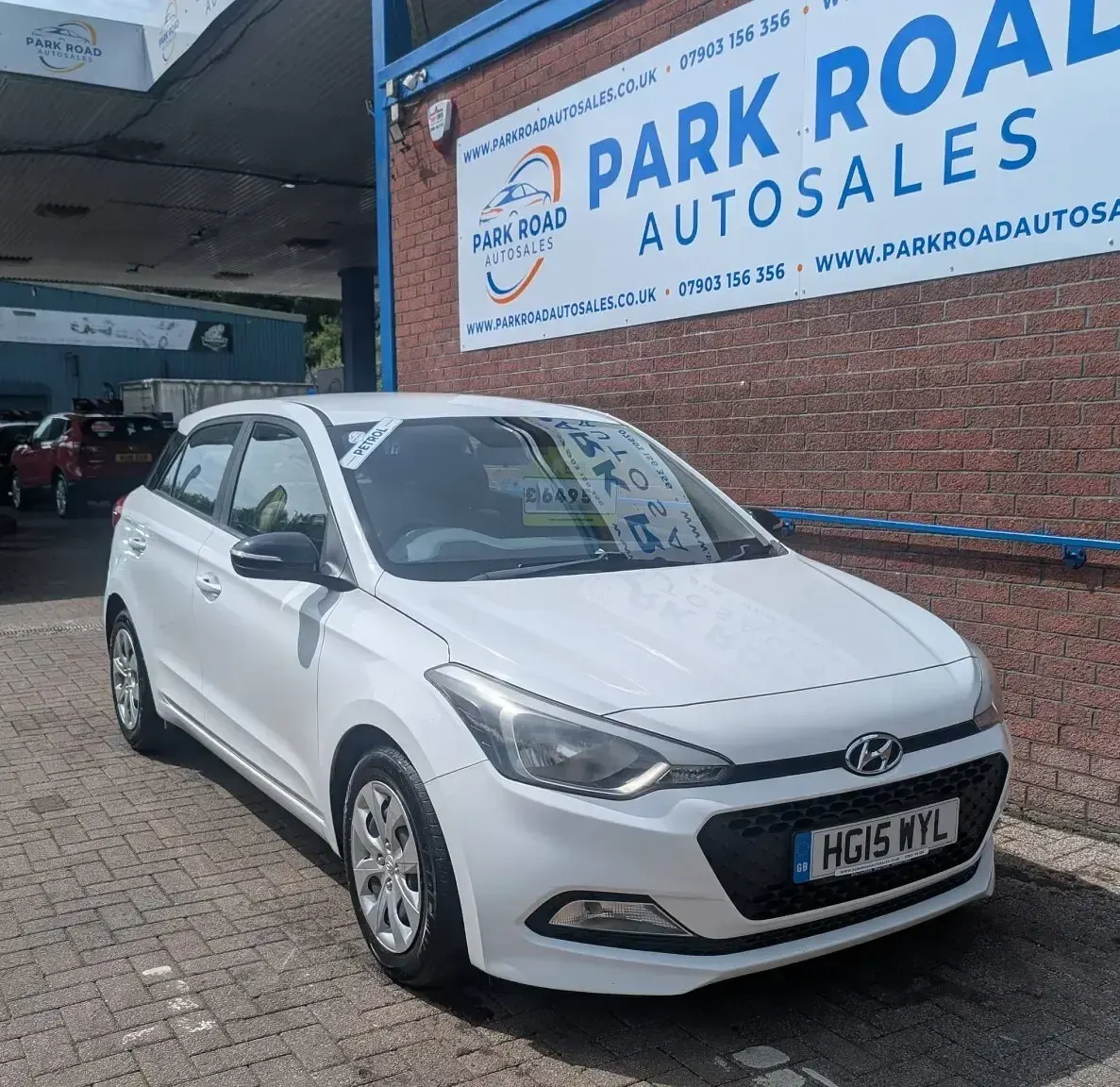 Used Hyundai i20 74 HP (54 kW) 2015 White Hatchback