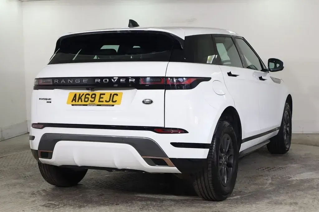 Used Land Rover Range Rover evoque R-Dynamic 150 HP (110 kW) 2019 White SUV