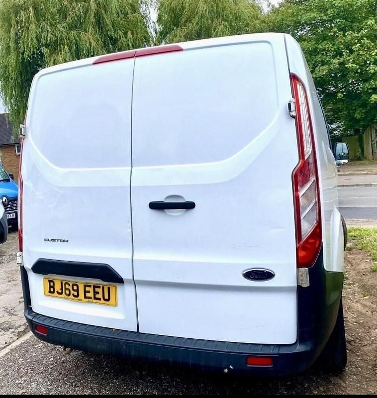 Used Ford Transit Custom 2019 White Estate