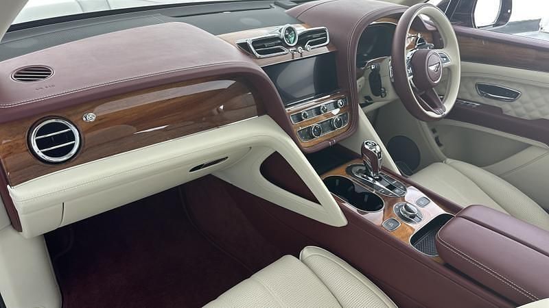 Used Bentley Bentayga 2021 Red SUV