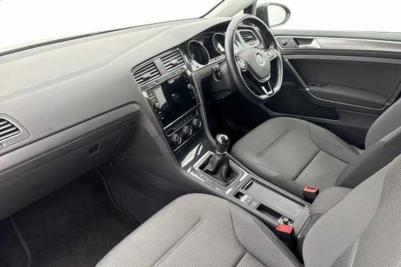 Used VW Golf VII 115 HP (84 kW) 2021 Estate