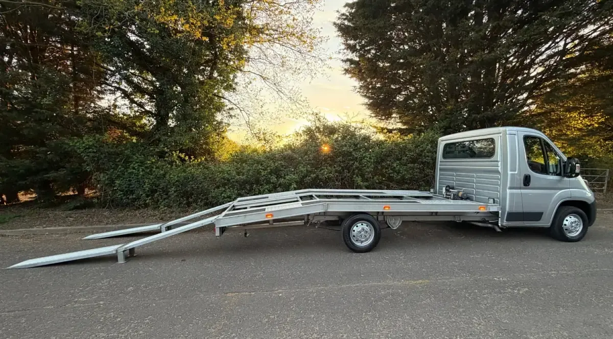 Second-hand Peugeot Boxer 130 CP (95 kW) 2018 Argintiu Van