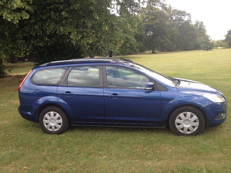 Blue Used 2009 Ford Focus Estate | £1,999 - Image 1/4