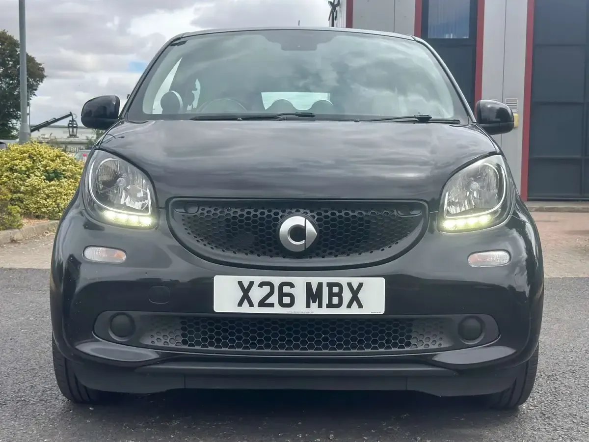 Used Smart ForFour Premium 71 HP (52 kW) 2015 Black Hatchback