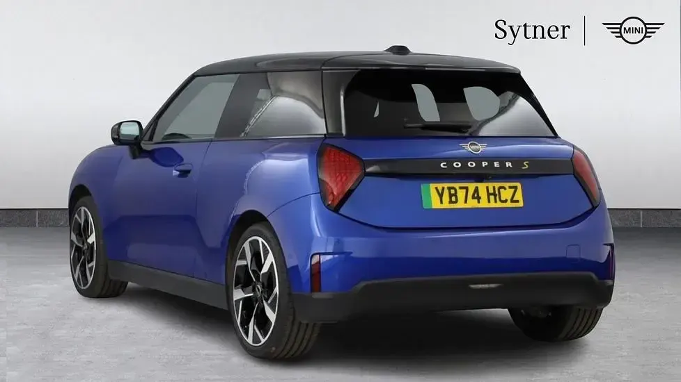 Used Mini Cooper SE Hatch 158 kW (215 HP) 2024 Blue Hatchback