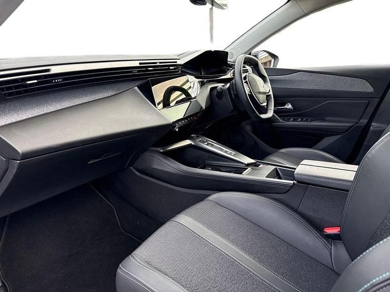 Used Peugeot 308 Allure 129 HP (94 kW) 2022 Grey Hatchback