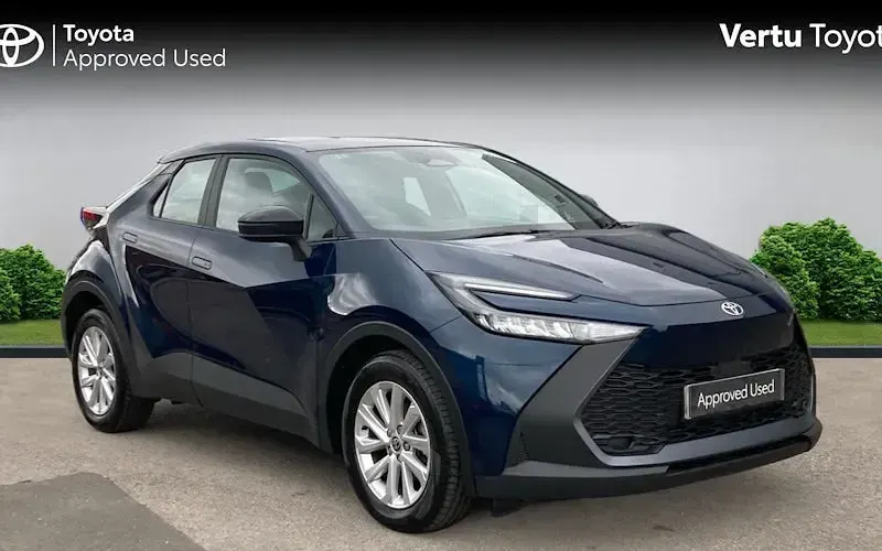 Used Toyota C-HR 140 HP (102 kW) 2025 SUV