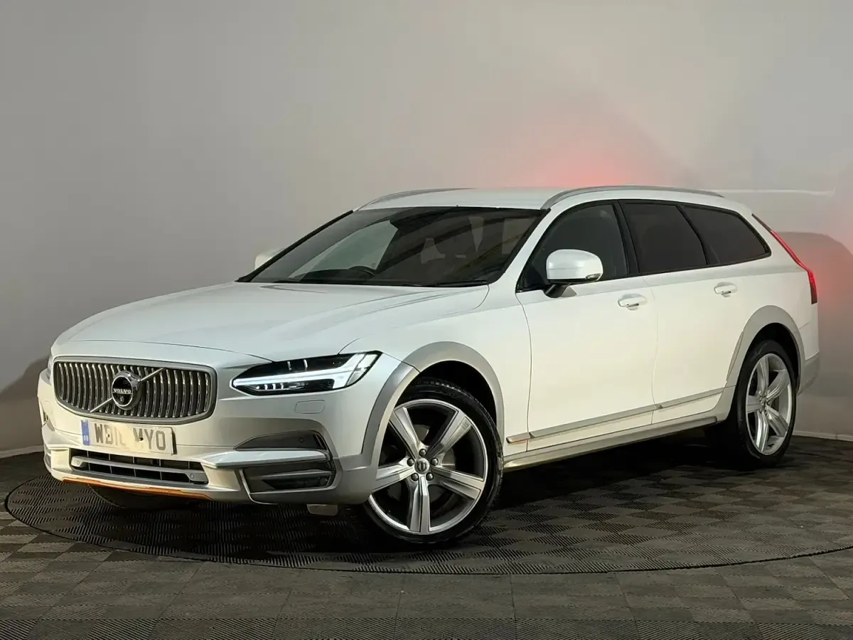 Used Volvo V90 CC Ocean Race 190 HP (139 kW) 2018 White Estate
