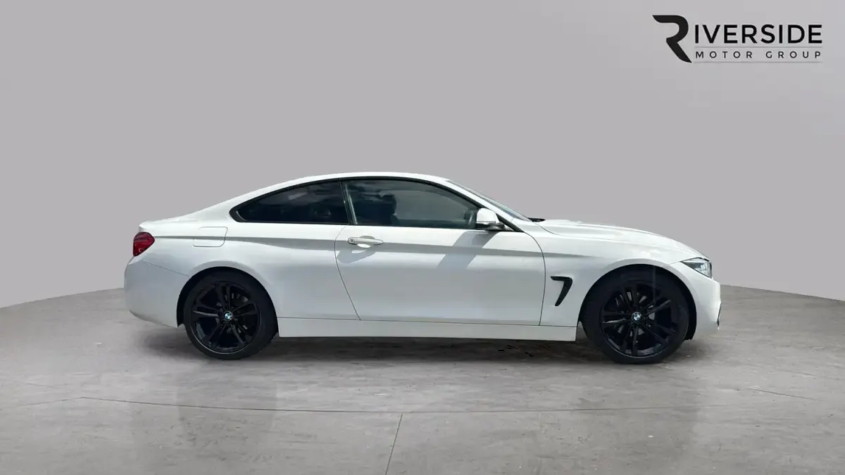 Used BMW 420 Coupé Sport Line 190 HP (139 kW) 2019 Alpine white Coupe