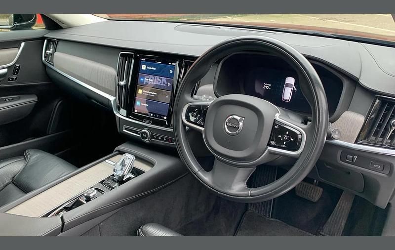 Used Volvo V90 Inscription 194 HP (142 kW) 2021 Black Estate